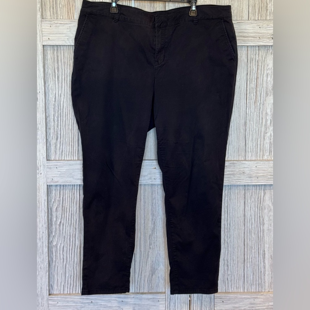 Lane Bryant Women’s Black Chino Pants sz 18